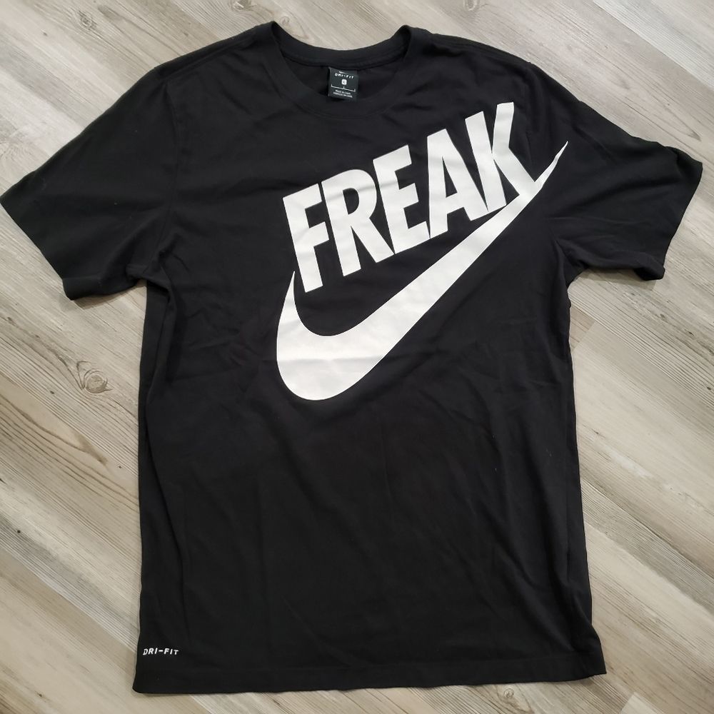 men's Nike giannis antetokounmpo Greek freak Nike Dri-FIT size large t-shirt